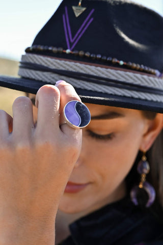 Inner Wisdom Purple Shell & Muscovite Yin Yang Ring