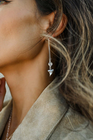 Resilience Shark Tooth Silver Threaders