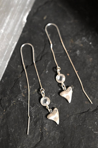 Resilience Shark Tooth Silver Threaders