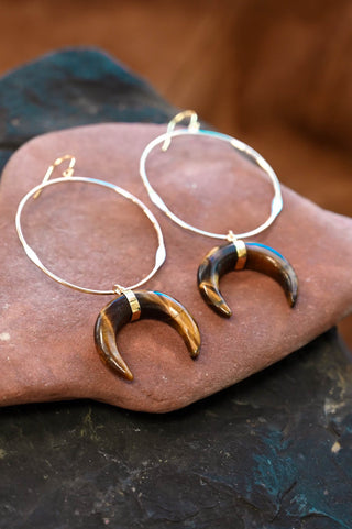 brown tigers eye horn pendant gold hoop earrings