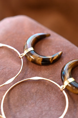 brown tigers eye horn pendant gold hoop earrings