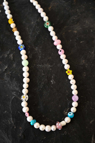 multicolored pearl necklace 