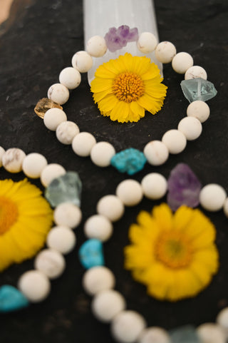 white turquoise gemstone beaded bracelet