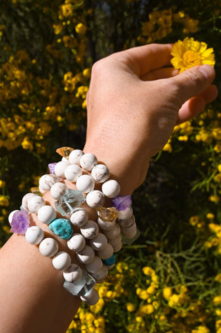 white turquoise gemstone beaded bracelet