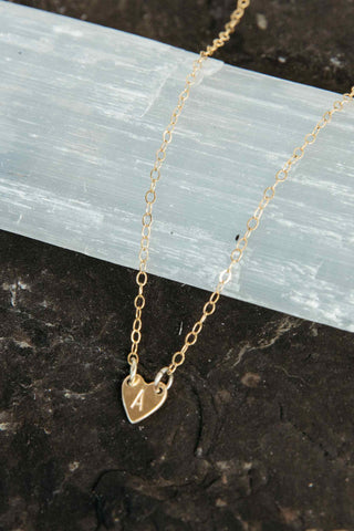 personalized gold heart charm necklace 